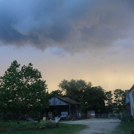 Chambre A La Ferme Chez L'Habitant Besson Экстерьер фото